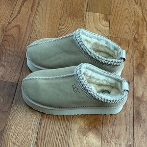 Tan Suede platform Slippers